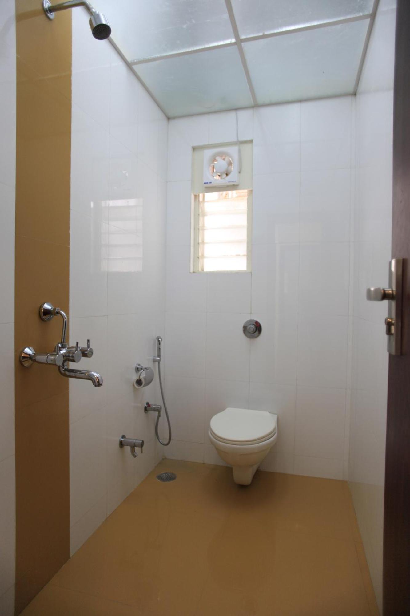 Hotel Sai Mahal Shirdi Bagian luar foto